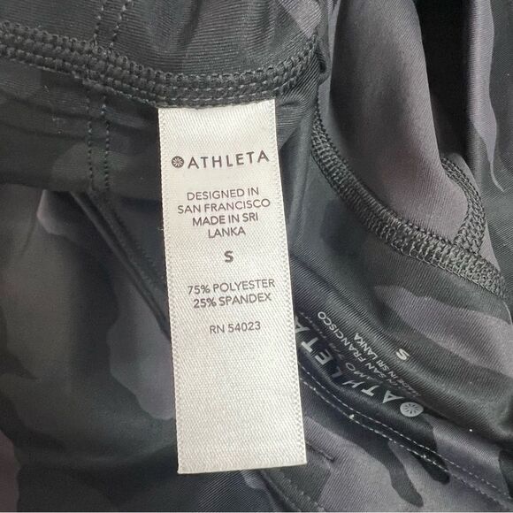 Athleta Ultimate Camo 7/8 Tight Stash Pocket Leggings Size Small High Rise - Picture 11 of 11
